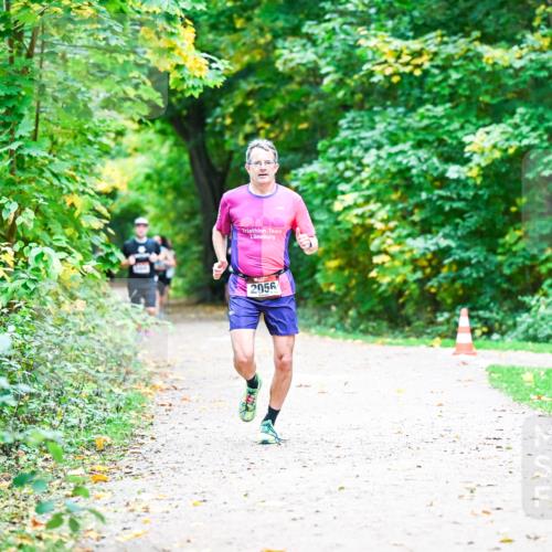 12.10.2025 - Bramfelder Halbmarathon 2025 Dr. Thomas Lammeyer http://msf.ph/oto/9353086 12.10.2025 10:45:51 Laufen 2056 meine-sportfotos.de