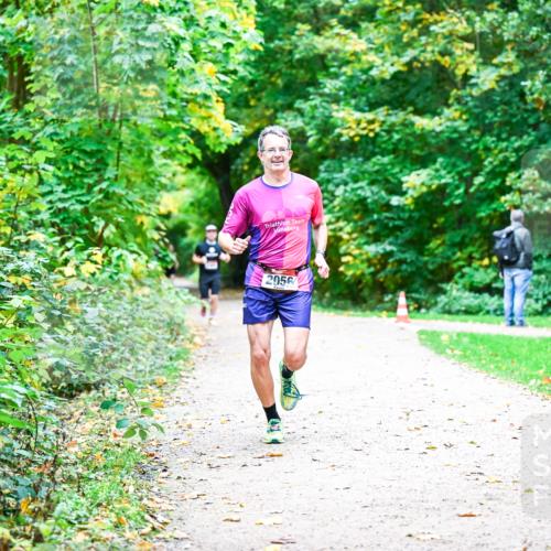 12.10.2025 - Bramfelder Halbmarathon 2025 Dr. Thomas Lammeyer http://msf.ph/oto/9353099 12.10.2025 10:45:53 Laufen 2056 meine-sportfotos.de