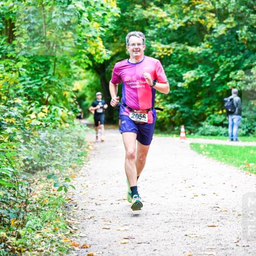 12.10.2025 - Bramfelder Halbmarathon 2025 Dr. Thomas Lammeyer http://msf.ph/oto/9353103 12.10.2025 10:45:53 Laufen 2056, 165 meine-sportfotos.de