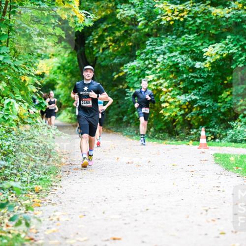 12.10.2025 - Bramfelder Halbmarathon 2025 Dr. Thomas Lammeyer http://msf.ph/oto/9353111 12.10.2025 10:45:56 Laufen 2468, 2850 meine-sportfotos.de