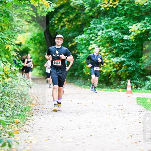 12.10.2025 - Bramfelder Halbmarathon 2025 Dr. Thomas Lammeyer http://msf.ph/oto/9353116 12.10.2025 10:45:57 Laufen 2468, 2852 meine-sportfotos.de