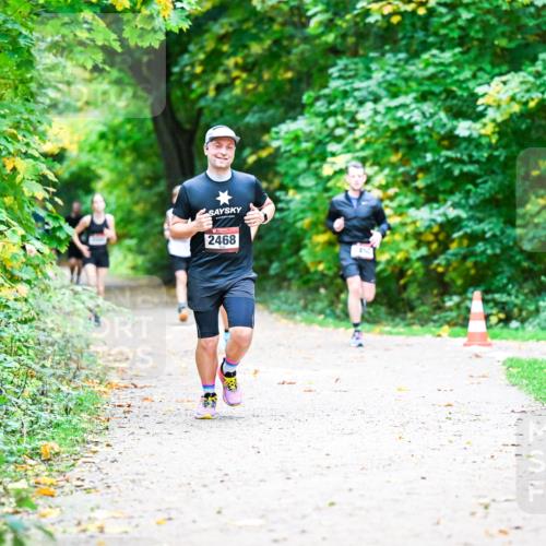 12.10.2025 - Bramfelder Halbmarathon 2025 Dr. Thomas Lammeyer http://msf.ph/oto/9353118 12.10.2025 10:45:57 Laufen 2468 meine-sportfotos.de