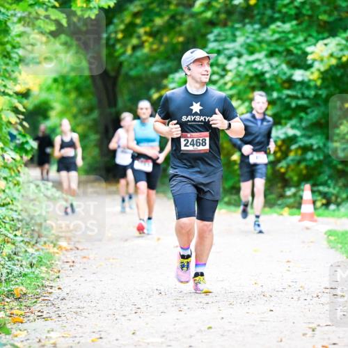 12.10.2025 - Bramfelder Halbmarathon 2025 Dr. Thomas Lammeyer http://msf.ph/oto/9353126 12.10.2025 10:45:58 Laufen 2468 meine-sportfotos.de