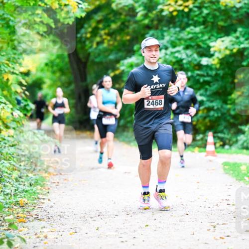 12.10.2025 - Bramfelder Halbmarathon 2025 Dr. Thomas Lammeyer http://msf.ph/oto/9353129 12.10.2025 10:45:58 Laufen 2468 meine-sportfotos.de