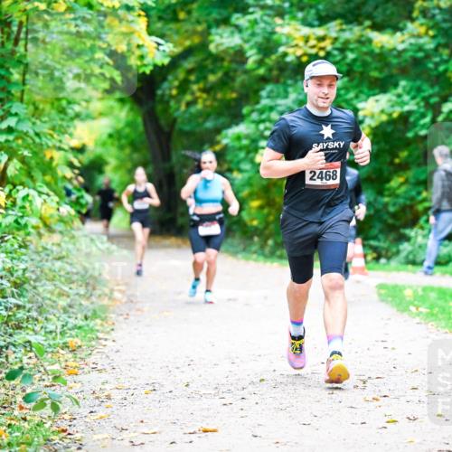 12.10.2025 - Bramfelder Halbmarathon 2025 Dr. Thomas Lammeyer http://msf.ph/oto/9353135 12.10.2025 10:45:59 Laufen 2468 meine-sportfotos.de