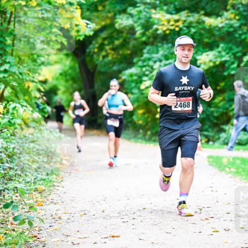 12.10.2025 - Bramfelder Halbmarathon 2025 Dr. Thomas Lammeyer http://msf.ph/oto/9353136 12.10.2025 10:45:59 Laufen 2468 meine-sportfotos.de