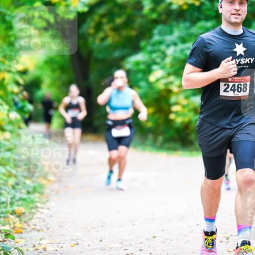 12.10.2025 - Bramfelder Halbmarathon 2025 Dr. Thomas Lammeyer http://msf.ph/oto/9353140 12.10.2025 10:46:00 Laufen 2468 meine-sportfotos.de