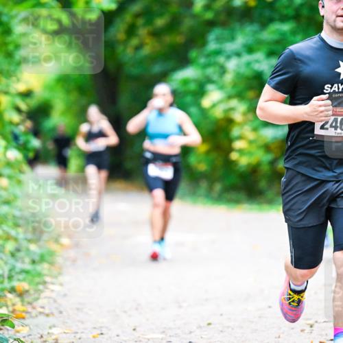 12.10.2025 - Bramfelder Halbmarathon 2025 Dr. Thomas Lammeyer http://msf.ph/oto/9353141 12.10.2025 10:46:00 Laufen 34, 2468 meine-sportfotos.de