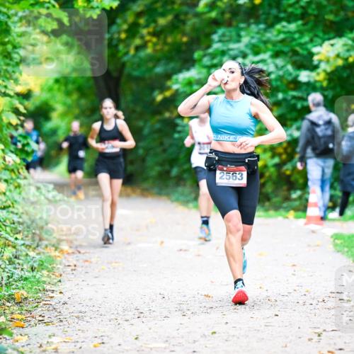12.10.2025 - Bramfelder Halbmarathon 2025 Dr. Thomas Lammeyer http://msf.ph/oto/9353149 12.10.2025 10:46:01 Laufen 2563, 2850 meine-sportfotos.de