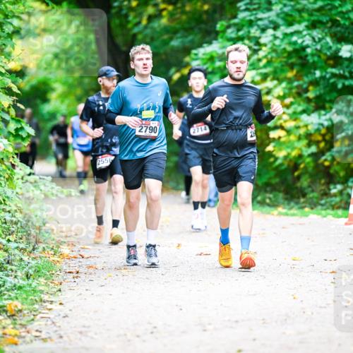 12.10.2025 - Bramfelder Halbmarathon 2025 Dr. Thomas Lammeyer http://msf.ph/oto/9353189 12.10.2025 10:46:10 Laufen 2556, 2025, 2790, 2714 meine-sportfotos.de