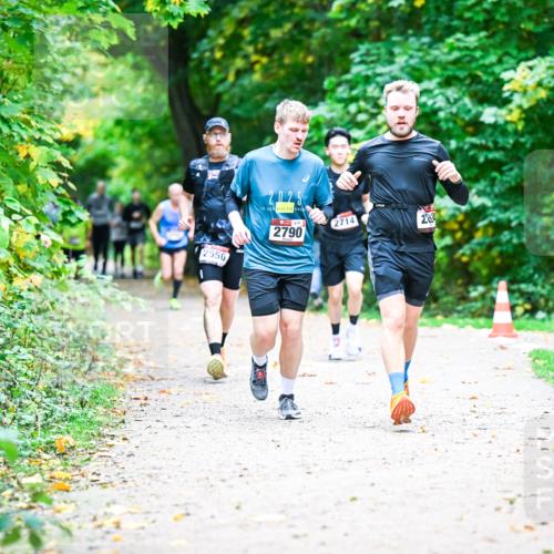 12.10.2025 - Bramfelder Halbmarathon 2025 Dr. Thomas Lammeyer http://msf.ph/oto/9353197 12.10.2025 10:46:11 Laufen 2556, 2025, 2790, 2714, 28 meine-sportfotos.de