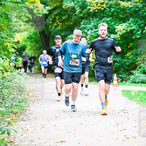 12.10.2025 - Bramfelder Halbmarathon 2025 Dr. Thomas Lammeyer http://msf.ph/oto/9353201 12.10.2025 10:46:12 Laufen 2556, 2025, 2790, 28 meine-sportfotos.de