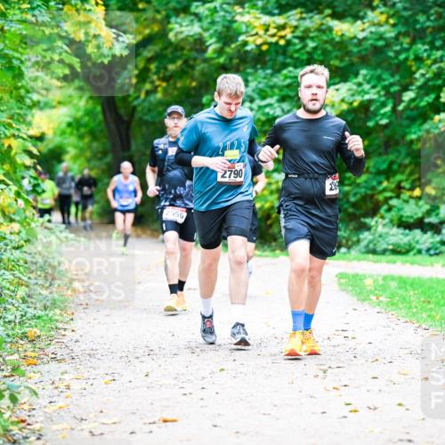 12.10.2025 - Bramfelder Halbmarathon 2025 Dr. Thomas Lammeyer http://msf.ph/oto/9353205 12.10.2025 10:46:12 Laufen 2556, 2, 12, 2790, 28 meine-sportfotos.de