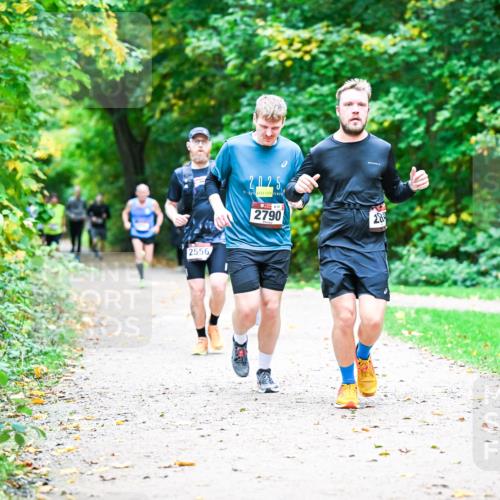 12.10.2025 - Bramfelder Halbmarathon 2025 Dr. Thomas Lammeyer http://msf.ph/oto/9353207 12.10.2025 10:46:13 Laufen 2556, 2025, 2790, 20 meine-sportfotos.de