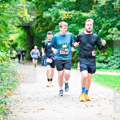 12.10.2025 - Bramfelder Halbmarathon 2025 Dr. Thomas Lammeyer http://msf.ph/oto/9353210 12.10.2025 10:46:13 Laufen 2556, 2790, 28 meine-sportfotos.de