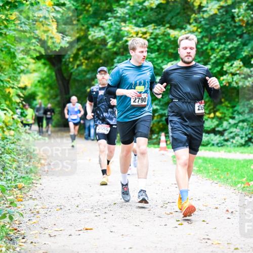 12.10.2025 - Bramfelder Halbmarathon 2025 Dr. Thomas Lammeyer http://msf.ph/oto/9353211 12.10.2025 10:46:13 Laufen 2556, 202, 5, 2790, 28 meine-sportfotos.de