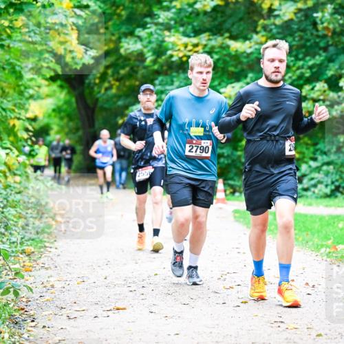 12.10.2025 - Bramfelder Halbmarathon 2025 Dr. Thomas Lammeyer http://msf.ph/oto/9353213 12.10.2025 10:46:13 Laufen 2025, 2556, 75, 2790 meine-sportfotos.de