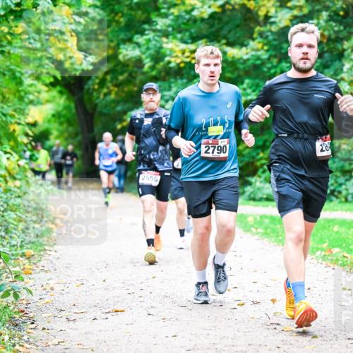 12.10.2025 - Bramfelder Halbmarathon 2025 Dr. Thomas Lammeyer http://msf.ph/oto/9353216 12.10.2025 10:46:14 Laufen 2556, 2025, 39, 2790, 28 meine-sportfotos.de