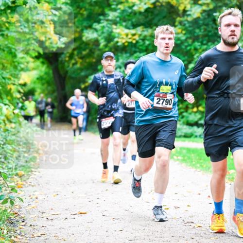 12.10.2025 - Bramfelder Halbmarathon 2025 Dr. Thomas Lammeyer http://msf.ph/oto/9353218 12.10.2025 10:46:14 Laufen 2556, 2025, 875, 2790, 28 meine-sportfotos.de