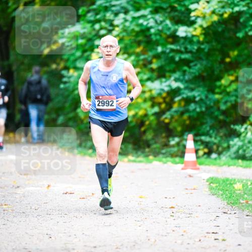 12.10.2025 - Bramfelder Halbmarathon 2025 Dr. Thomas Lammeyer http://msf.ph/oto/9353230 12.10.2025 10:46:17 Laufen 2992 meine-sportfotos.de