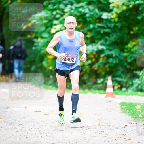 12.10.2025 - Bramfelder Halbmarathon 2025 Dr. Thomas Lammeyer http://msf.ph/oto/9353232 12.10.2025 10:46:17 Laufen 2992, 195 meine-sportfotos.de