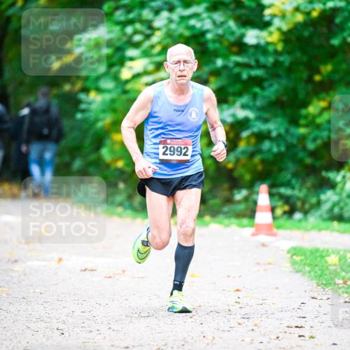 12.10.2025 - Bramfelder Halbmarathon 2025 Dr. Thomas Lammeyer http://msf.ph/oto/9353233 12.10.2025 10:46:17 Laufen 2992 meine-sportfotos.de