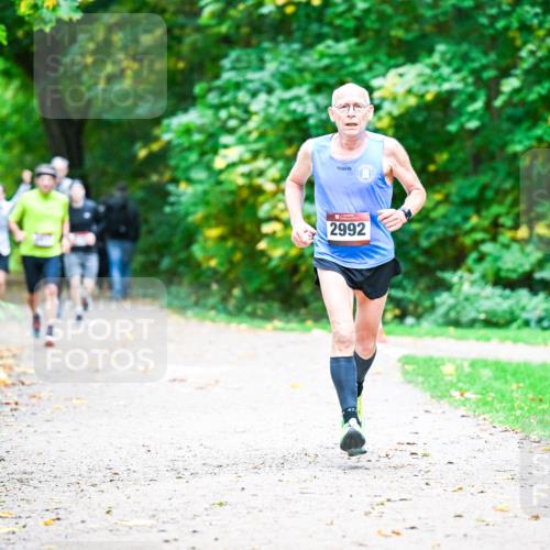 12.10.2025 - Bramfelder Halbmarathon 2025 Dr. Thomas Lammeyer http://msf.ph/oto/9353239 12.10.2025 10:46:18 Laufen 2992 meine-sportfotos.de