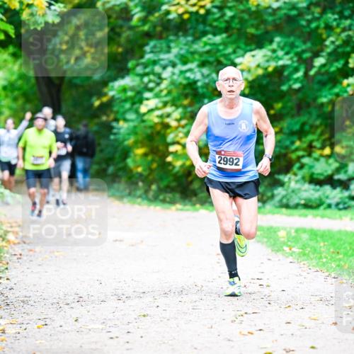 12.10.2025 - Bramfelder Halbmarathon 2025 Dr. Thomas Lammeyer http://msf.ph/oto/9353240 12.10.2025 10:46:18 Laufen 2992 meine-sportfotos.de