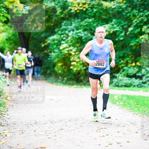 12.10.2025 - Bramfelder Halbmarathon 2025 Dr. Thomas Lammeyer http://msf.ph/oto/9353241 12.10.2025 10:46:19 Laufen 2992 meine-sportfotos.de