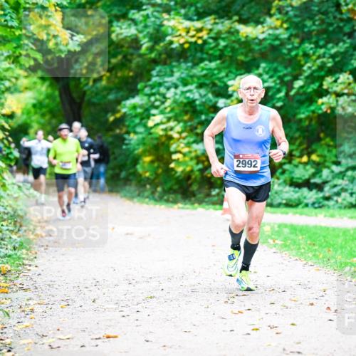12.10.2025 - Bramfelder Halbmarathon 2025 Dr. Thomas Lammeyer http://msf.ph/oto/9353243 12.10.2025 10:46:19 Laufen 2992 meine-sportfotos.de