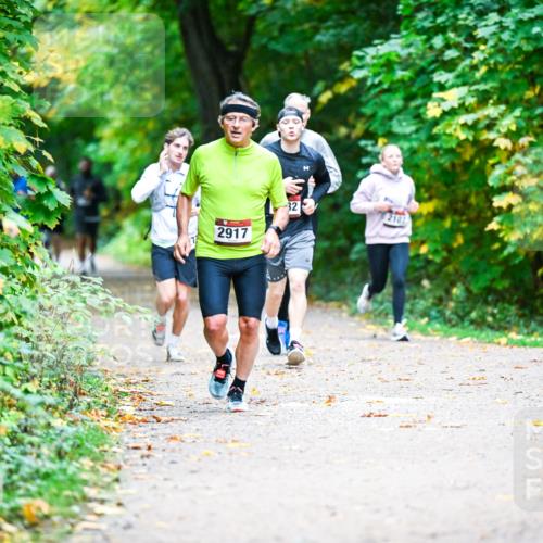 12.10.2025 - Bramfelder Halbmarathon 2025 Dr. Thomas Lammeyer http://msf.ph/oto/9353245 12.10.2025 10:46:21 Laufen 2917, 32, 2101 meine-sportfotos.de