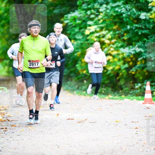 12.10.2025 - Bramfelder Halbmarathon 2025 Dr. Thomas Lammeyer http://msf.ph/oto/9353250 12.10.2025 10:46:21 Laufen 2917 meine-sportfotos.de