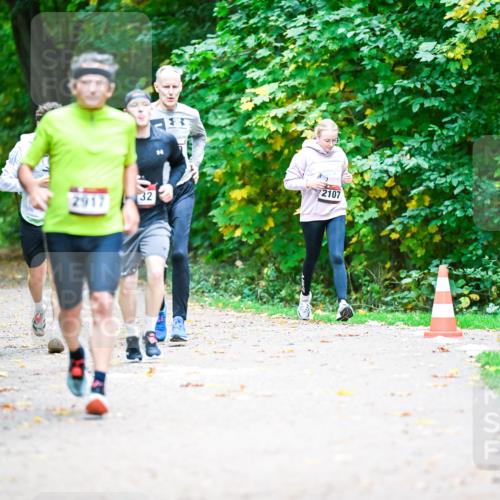 12.10.2025 - Bramfelder Halbmarathon 2025 Dr. Thomas Lammeyer http://msf.ph/oto/9353253 12.10.2025 10:46:22 Laufen 2107, 32, 2917 meine-sportfotos.de