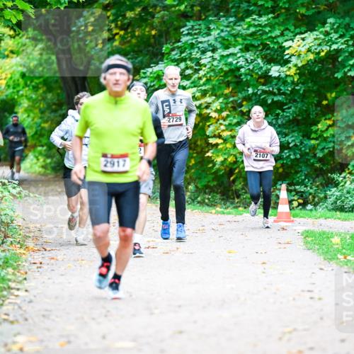 12.10.2025 - Bramfelder Halbmarathon 2025 Dr. Thomas Lammeyer http://msf.ph/oto/9353263 12.10.2025 10:46:23 Laufen 2917, 2, 2729, 2107 meine-sportfotos.de