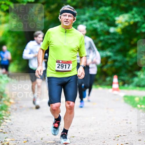 12.10.2025 - Bramfelder Halbmarathon 2025 Dr. Thomas Lammeyer http://msf.ph/oto/9353272 12.10.2025 10:46:25 Laufen 2917 meine-sportfotos.de