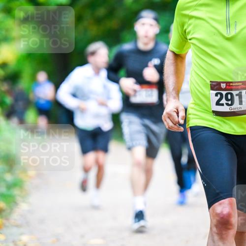 12.10.2025 - Bramfelder Halbmarathon 2025 Dr. Thomas Lammeyer http://msf.ph/oto/9353278 12.10.2025 10:46:26 Laufen 34, 2917 meine-sportfotos.de