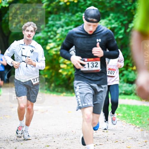 12.10.2025 - Bramfelder Halbmarathon 2025 Dr. Thomas Lammeyer http://msf.ph/oto/9353282 12.10.2025 10:46:27 Laufen 273, 132, 107 meine-sportfotos.de