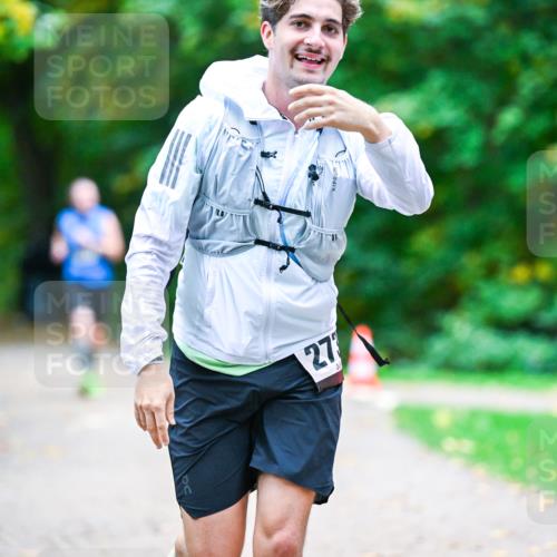 12.10.2025 - Bramfelder Halbmarathon 2025 Dr. Thomas Lammeyer http://msf.ph/oto/9353291 12.10.2025 10:46:29 Laufen 27 meine-sportfotos.de