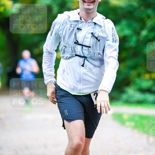 12.10.2025 - Bramfelder Halbmarathon 2025 Dr. Thomas Lammeyer http://msf.ph/oto/9353292 12.10.2025 10:46:29 Laufen  meine-sportfotos.de