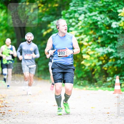 12.10.2025 - Bramfelder Halbmarathon 2025 Dr. Thomas Lammeyer http://msf.ph/oto/9353297 12.10.2025 10:46:32 Laufen 202 meine-sportfotos.de