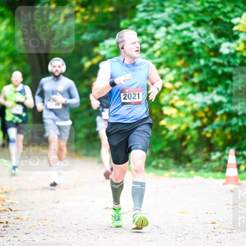 12.10.2025 - Bramfelder Halbmarathon 2025 Dr. Thomas Lammeyer http://msf.ph/oto/9353298 12.10.2025 10:46:32 Laufen 2021 meine-sportfotos.de