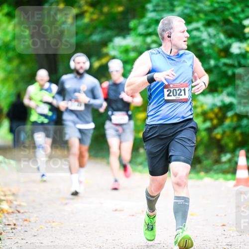 12.10.2025 - Bramfelder Halbmarathon 2025 Dr. Thomas Lammeyer http://msf.ph/oto/9353304 12.10.2025 10:46:33 Laufen 2021 meine-sportfotos.de