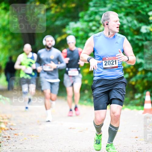 12.10.2025 - Bramfelder Halbmarathon 2025 Dr. Thomas Lammeyer http://msf.ph/oto/9353305 12.10.2025 10:46:33 Laufen 20215 meine-sportfotos.de