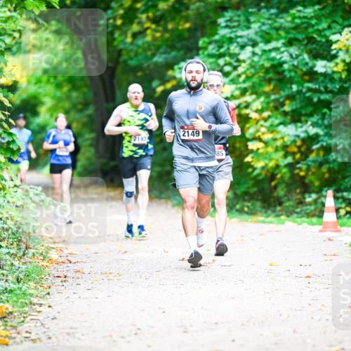 12.10.2025 - Bramfelder Halbmarathon 2025 Dr. Thomas Lammeyer http://msf.ph/oto/9353312 12.10.2025 10:46:35 Laufen 2149, 2193, 85, 2021 meine-sportfotos.de