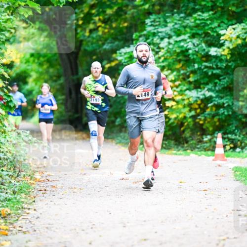 12.10.2025 - Bramfelder Halbmarathon 2025 Dr. Thomas Lammeyer http://msf.ph/oto/9353315 12.10.2025 10:46:35 Laufen 149, 2193 meine-sportfotos.de