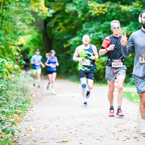 12.10.2025 - Bramfelder Halbmarathon 2025 Dr. Thomas Lammeyer http://msf.ph/oto/9353334 12.10.2025 10:46:38 Laufen 2685, 2149 meine-sportfotos.de