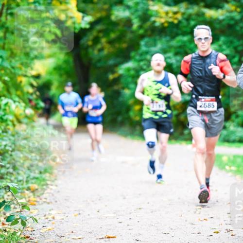 12.10.2025 - Bramfelder Halbmarathon 2025 Dr. Thomas Lammeyer http://msf.ph/oto/9353337 12.10.2025 10:46:39 Laufen 2685, 2149 meine-sportfotos.de