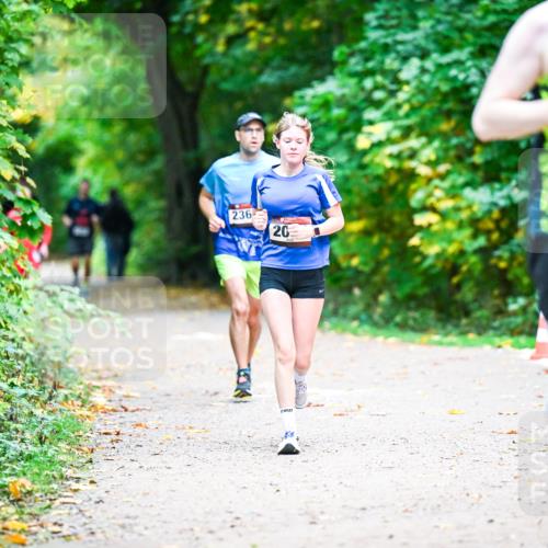 12.10.2025 - Bramfelder Halbmarathon 2025 Dr. Thomas Lammeyer http://msf.ph/oto/9353344 12.10.2025 10:46:41 Laufen 236, 20, 2193 meine-sportfotos.de