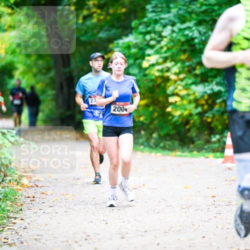 12.10.2025 - Bramfelder Halbmarathon 2025 Dr. Thomas Lammeyer http://msf.ph/oto/9353345 12.10.2025 10:46:41 Laufen 23, 2004, 2193 meine-sportfotos.de