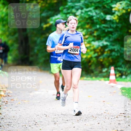 12.10.2025 - Bramfelder Halbmarathon 2025 Dr. Thomas Lammeyer http://msf.ph/oto/9353351 12.10.2025 10:46:41 Laufen 230, 2004 meine-sportfotos.de